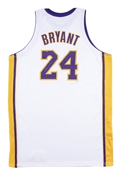 Kobe Bryant Signed Los Angeles Lakers 2009-10 NBA Finals White Alternate Jersey (Beckett)